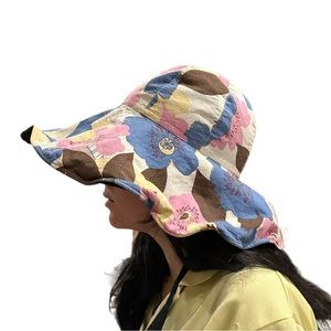 Large rim bucket sun hat floral, reversible to black